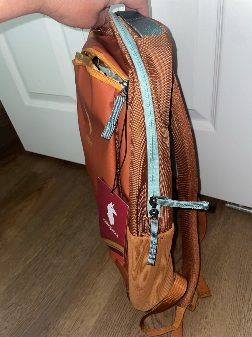 NWT Cotopaxi Allpa 18L Daypack Whiskey Tan Travel Backpack -Laptop Sleeve - Picture 4 of 7